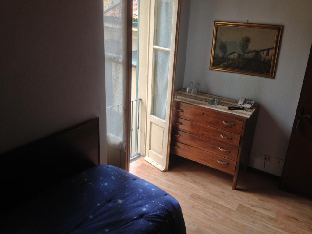 Albergo Il Vapore Menaggio Zimmer foto